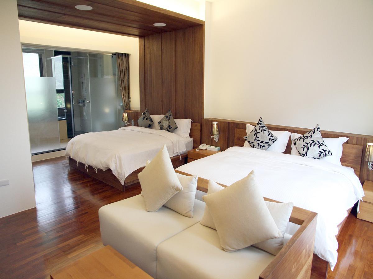 Peace Area Hot Spring Hotel Джиаоси Екстериор снимка