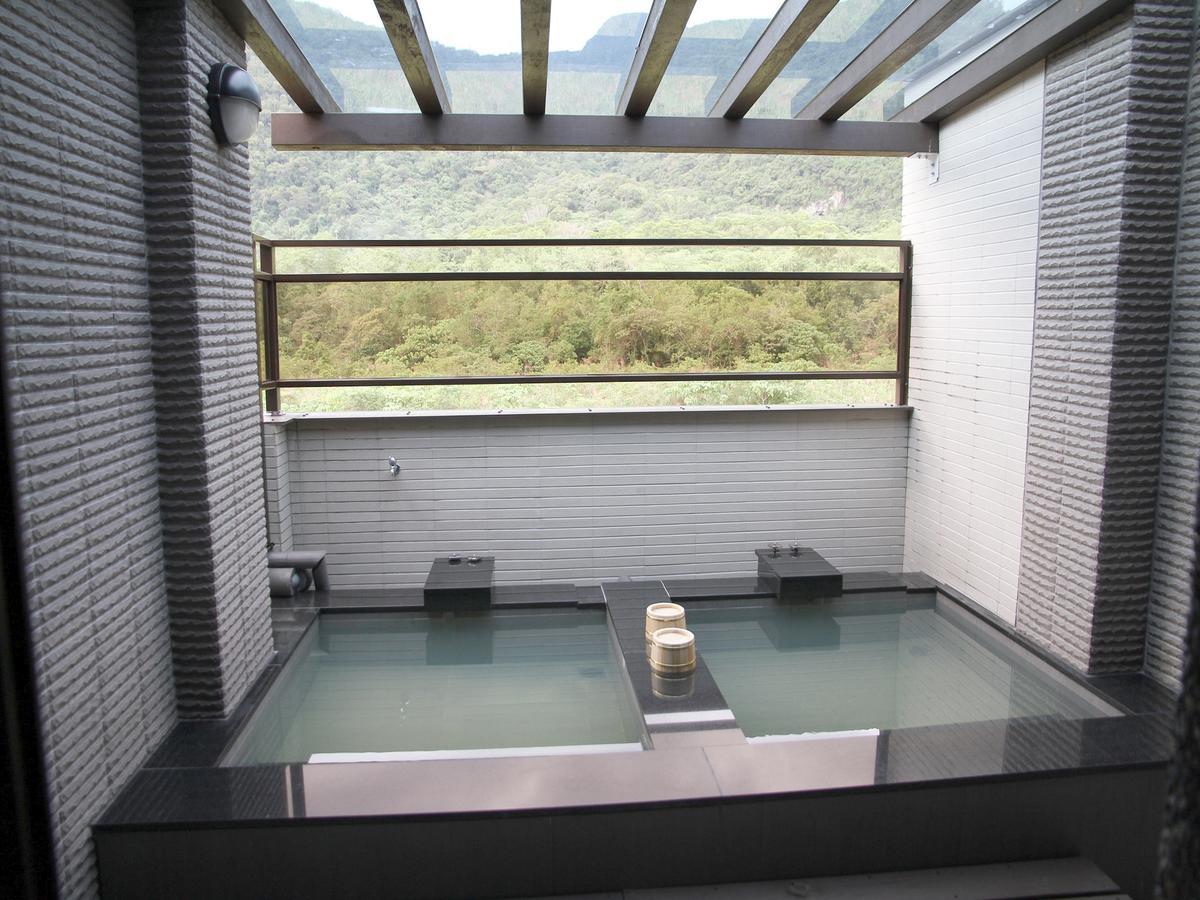 Peace Area Hot Spring Hotel Джиаоси Екстериор снимка